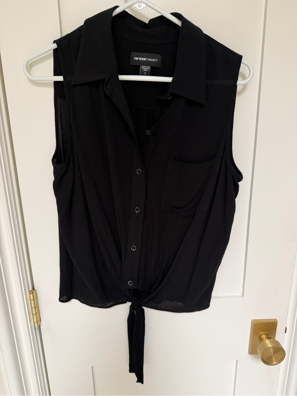 Fifteen Twenty Black‎ Sleeveless Tie-Front Button-Down Shirt